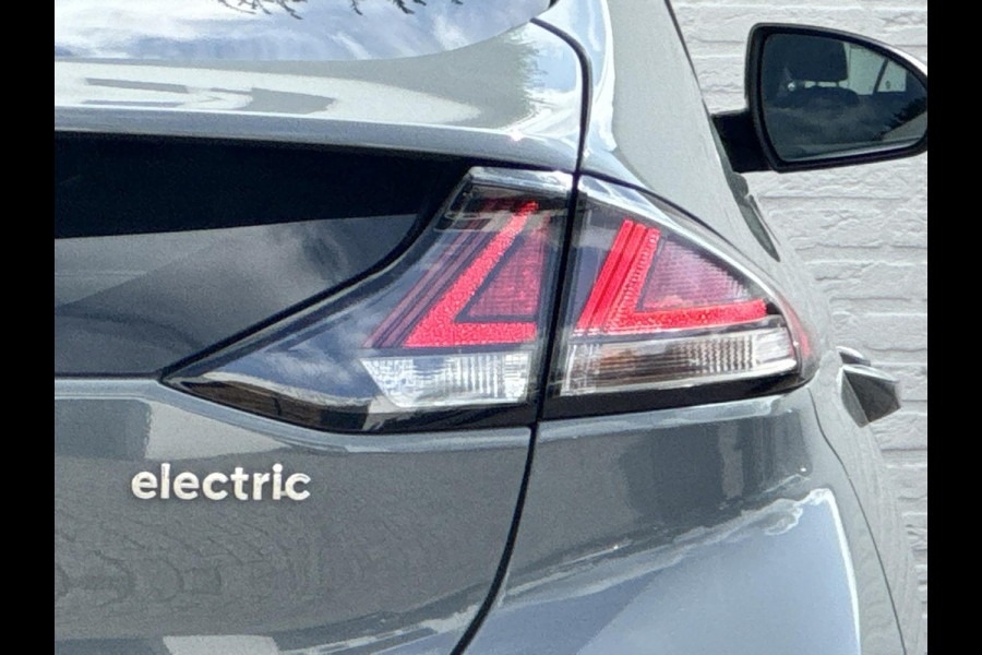 Hyundai IONIQ Premium EV 38 kWh Adaptive cruise control Climate control Stoel- en stuurverwarming Achterbankverwarming Snelladen