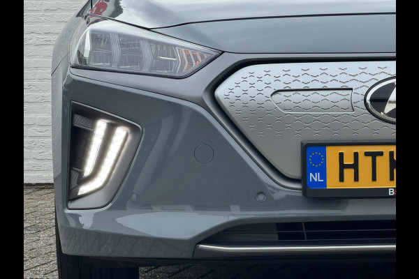 Hyundai IONIQ Premium EV 38 kWh Adaptive cruise control Climate control Stoel- en stuurverwarming Achterbankverwarming Snelladen