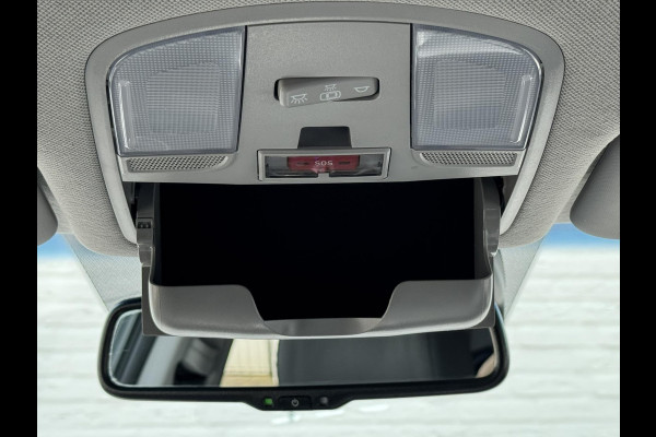 Hyundai IONIQ Premium EV 38 kWh Adaptive cruise control Climate control Stoel- en stuurverwarming Achterbankverwarming Snelladen