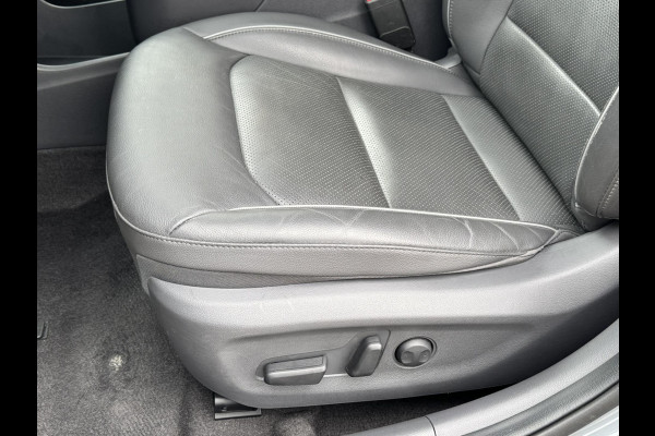 Hyundai IONIQ Premium EV 38 kWh Adaptive cruise control Climate control Stoel- en stuurverwarming Achterbankverwarming Snelladen