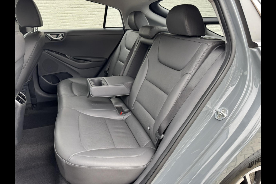 Hyundai IONIQ Premium EV 38 kWh Adaptive cruise control Climate control Stoel- en stuurverwarming Achterbankverwarming Snelladen