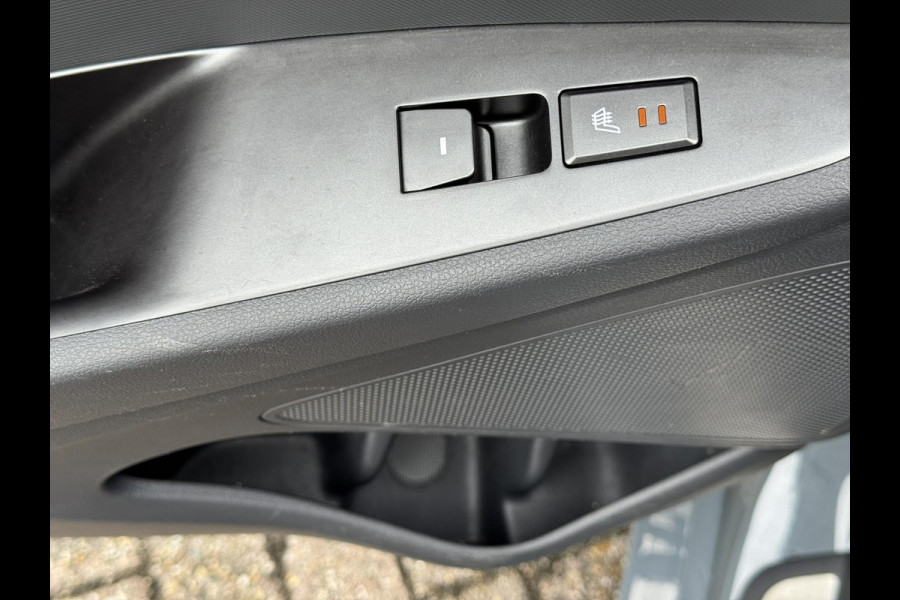 Hyundai IONIQ Premium EV 38 kWh Adaptive cruise control Climate control Stoel- en stuurverwarming Achterbankverwarming Snelladen