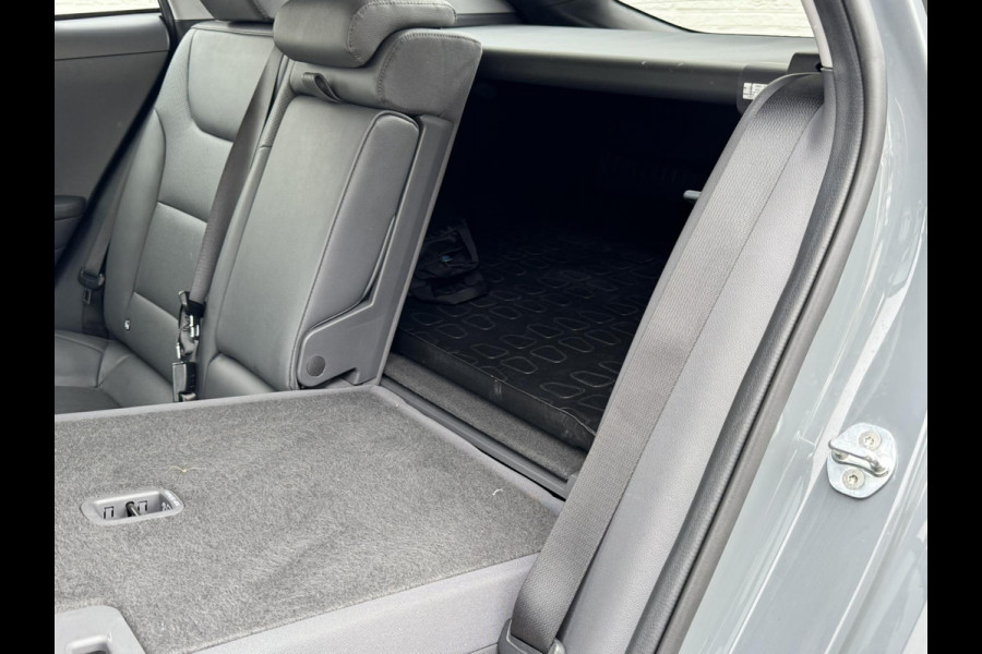 Hyundai IONIQ Premium EV 38 kWh Adaptive cruise control Climate control Stoel- en stuurverwarming Achterbankverwarming Snelladen