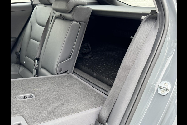 Hyundai IONIQ Premium EV 38 kWh Adaptive cruise control Climate control Stoel- en stuurverwarming Achterbankverwarming Snelladen