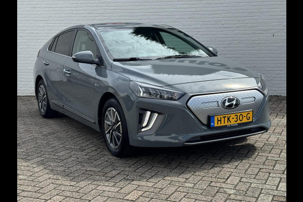 Hyundai IONIQ Premium EV 38 kWh Adaptive cruise control Climate control Stoel- en stuurverwarming Achterbankverwarming Snelladen