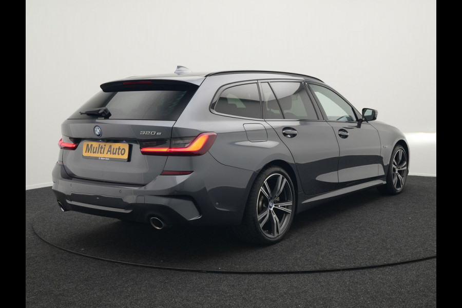 BMW 3 Serie Touring 320e M Sport Plug In Hybrid Dealer O.H PHEV | Alcantara Sportstoelen Verwarmd | 19"L.M | Keyless | Camera | Parkassist  | Apple Carplay | Sfeerverlichting | Navi Full Map |