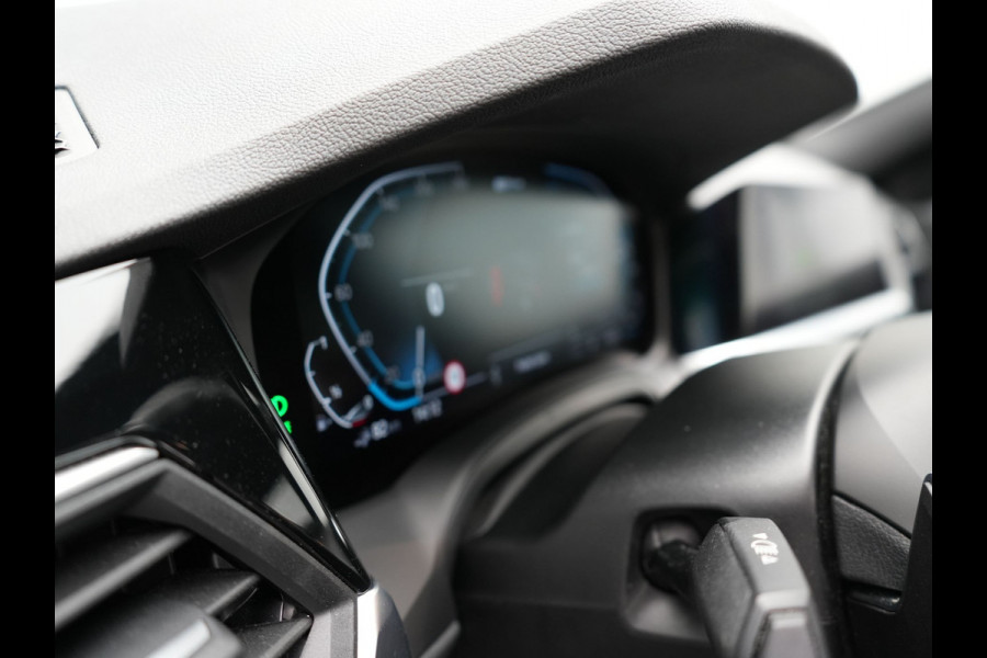 BMW 3 Serie Touring 320e M Sport Plug In Hybrid Dealer O.H PHEV | Alcantara Sportstoelen Verwarmd | 19"L.M | Keyless | Camera | Parkassist  | Apple Carplay | Sfeerverlichting | Navi Full Map |