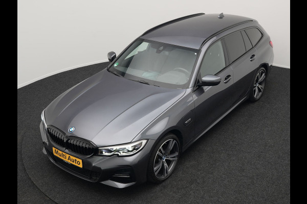 BMW 3 Serie Touring 320e M Sport Plug In Hybrid Dealer O.H PHEV | Alcantara Sportstoelen Verwarmd | 19"L.M | Keyless | Camera | Parkassist  | Apple Carplay | Sfeerverlichting | Navi Full Map |