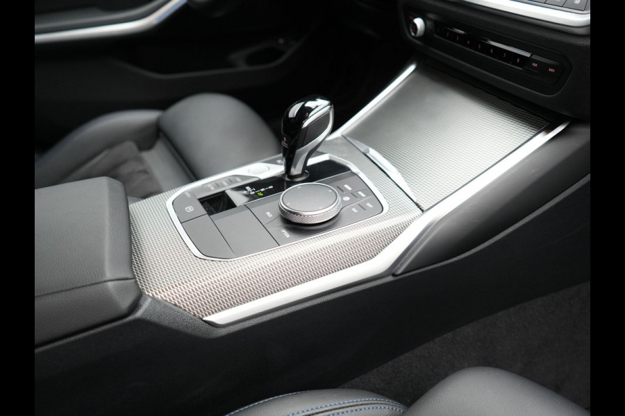 BMW 3 Serie Touring 320e M Sport Plug In Hybrid Dealer O.H PHEV | Alcantara Sportstoelen Verwarmd | 19"L.M | Keyless | Camera | Parkassist  | Apple Carplay | Sfeerverlichting | Navi Full Map |