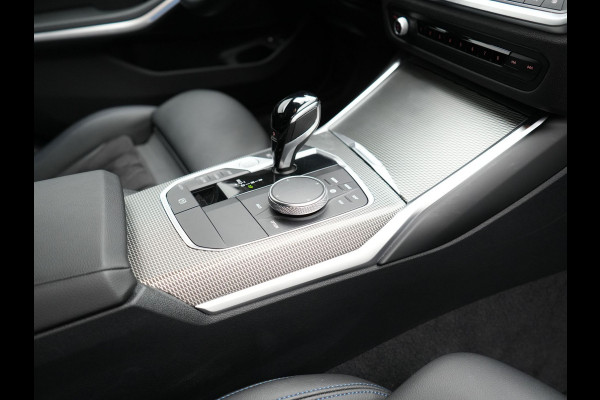 BMW 3 Serie Touring 320e M Sport Plug In Hybrid Dealer O.H PHEV | Alcantara Sportstoelen Verwarmd | 19"L.M | Keyless | Camera | Parkassist  | Apple Carplay | Sfeerverlichting | Navi Full Map |