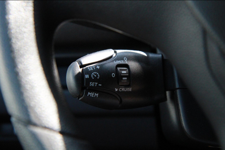 Opel Vivaro 1.5 BlueHDi 102PK L3H1 BPM VRIJ / Mirrorlink / Camera / Trekhaak