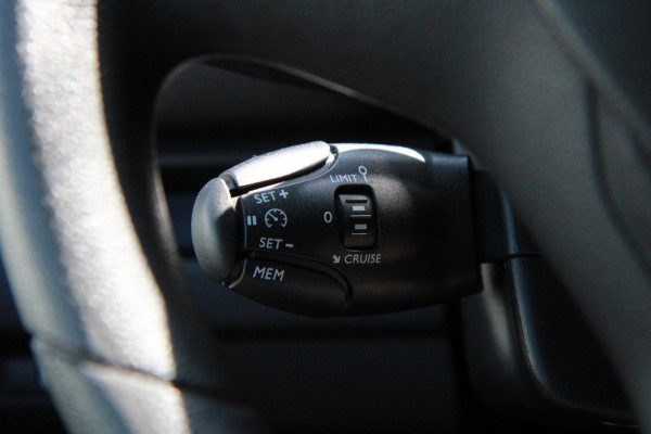 Opel Vivaro 1.5 BlueHDi 102PK L3H1 BPM VRIJ / Mirrorlink / Camera / Trekhaak
