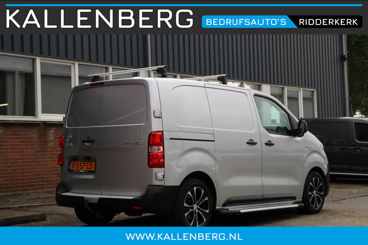 Toyota ProAce Compact 1.6 D-4D Cool Comfort / Trekhaak / Cruise / App connect / 3 zits Toyota ProAce Compact 1.6 D-4D Cool Comfort / Trekhaak / Cruise / App connect / 3 zits