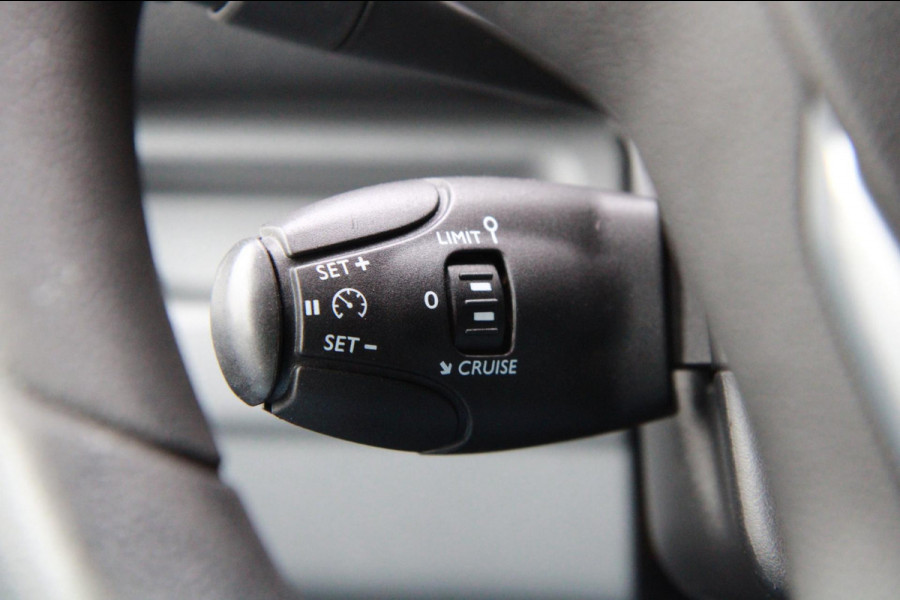 Toyota ProAce Compact 1.6 D-4D Cool Comfort / Trekhaak / Cruise / App connect / 3 zits