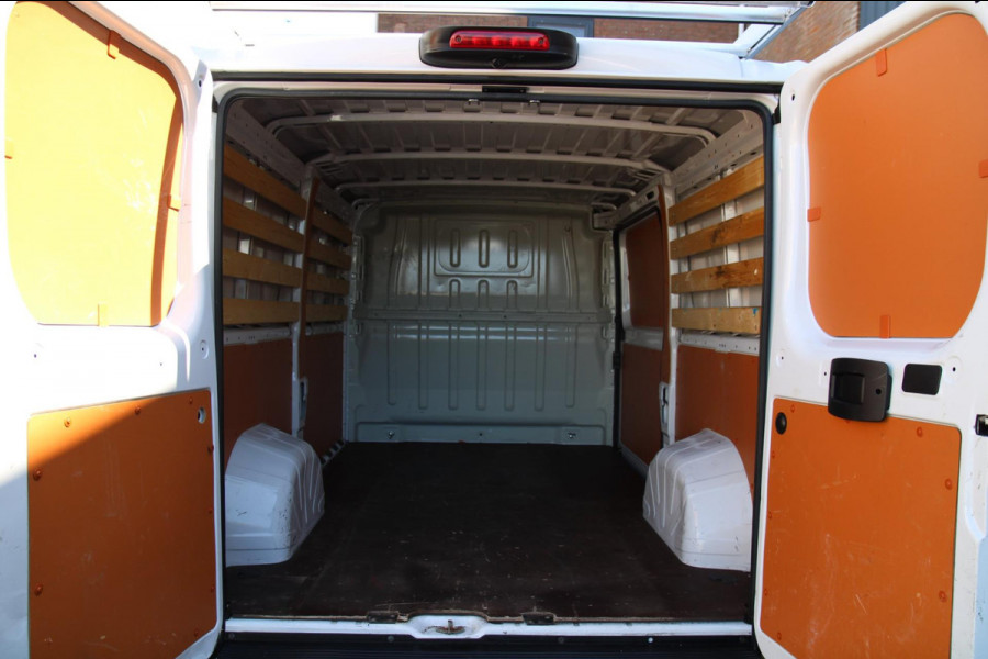 Fiat Ducato 30 2.3 MultiJet L2H1 / Trekhaak / Imperiaal / Camera / 3 zits