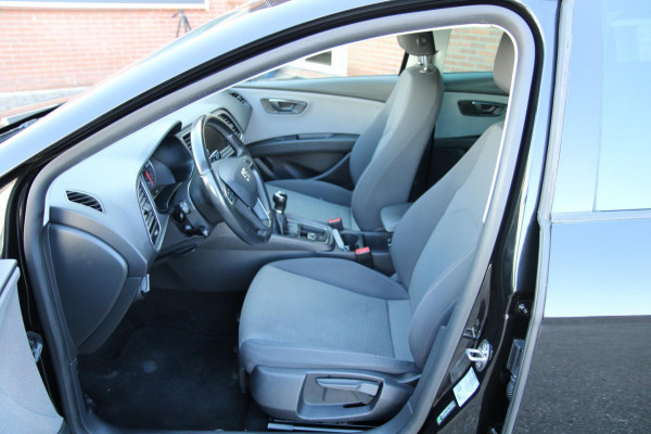 Seat León ST 1.0 EcoTSI Style Business Intense / Camera / App connect / Cruise