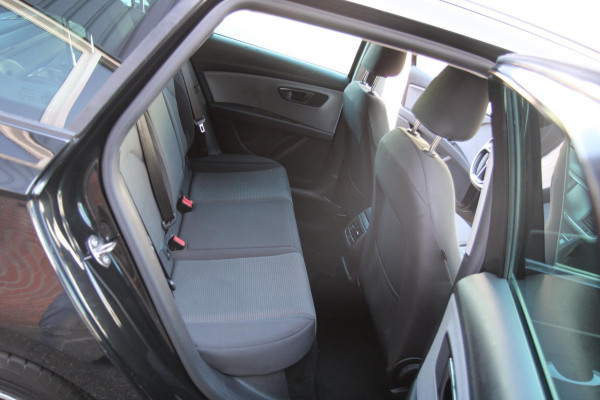 Seat León ST 1.0 EcoTSI Style Business Intense / Camera / App connect / Cruise