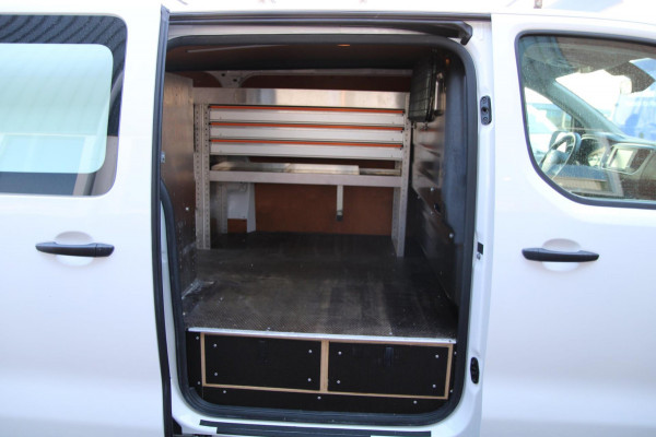 Toyota ProAce Worker 2.0 D-4D Navigator Long / Imperiaal / Laadruimte inrichting / Trekhaak