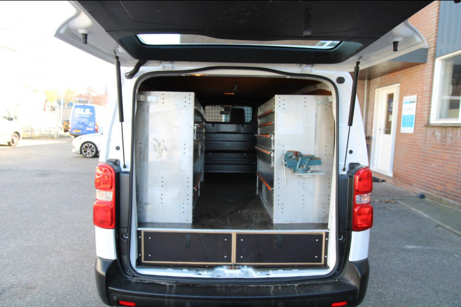 Toyota ProAce Worker 2.0 D-4D Navigator Long / Imperiaal / Laadruimte inrichting / Trekhaak