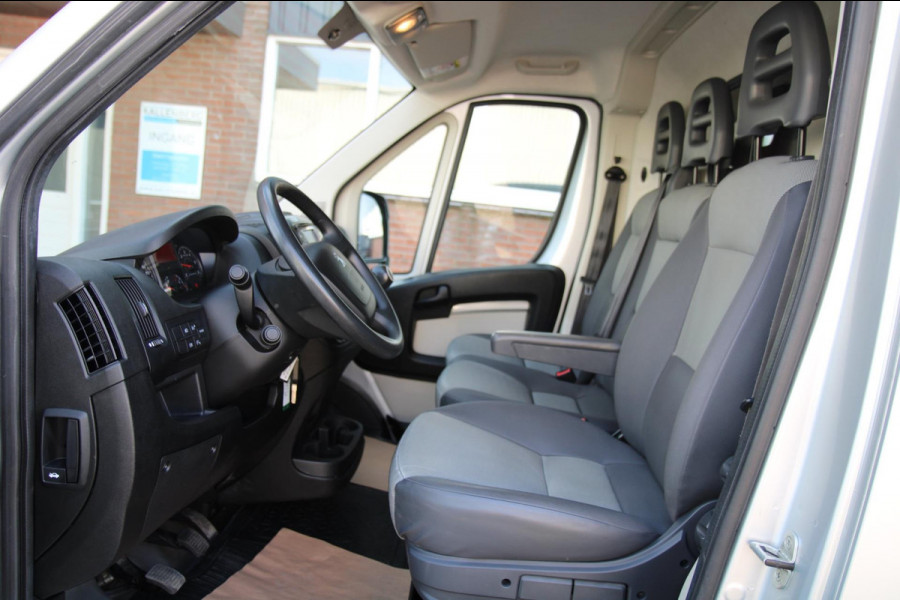 Peugeot Boxer 330 2.0 BlueHDI L1H1 Premium Pack / Camera / Trekhaak / Navi