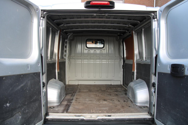 Peugeot Boxer 330 2.0 BlueHDI L1H1 Premium Pack / Camera / Trekhaak / Navi