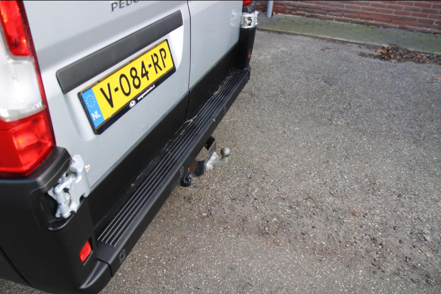 Peugeot Boxer 330 2.0 BlueHDI L1H1 Premium Pack / Camera / Trekhaak / Navi