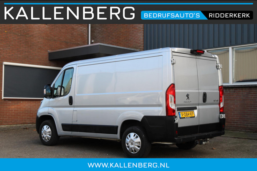 Peugeot Boxer 330 2.0 BlueHDI L1H1 Premium Pack / Camera / Trekhaak / Navi