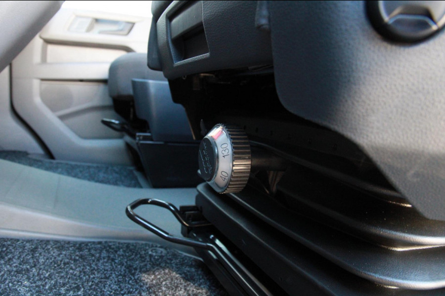 Volkswagen Crafter 35 2.0 TDI L3H2 Automaat / Camera / App connect / Trekhaak