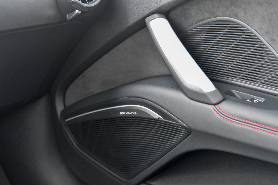Audi TT 45 TFSI S Line Competition Plus. RS stoelen, Matrix, B&O, CarPlay, Keyless, 20'', BTW!