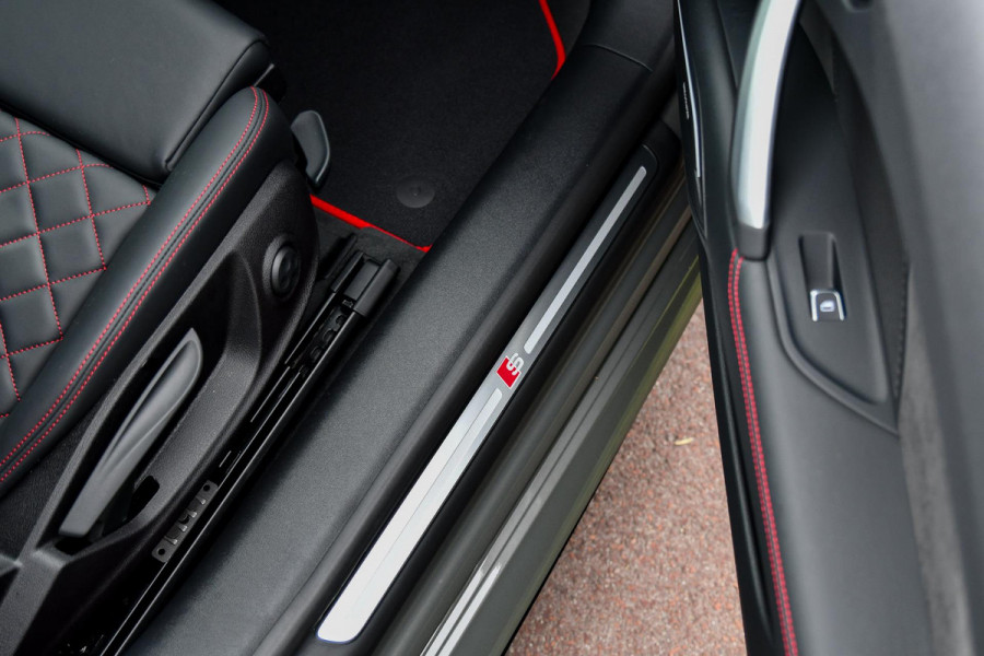 Audi TT 45 TFSI S Line Competition Plus. RS stoelen, Matrix, B&O, CarPlay, Keyless, 20'', BTW!