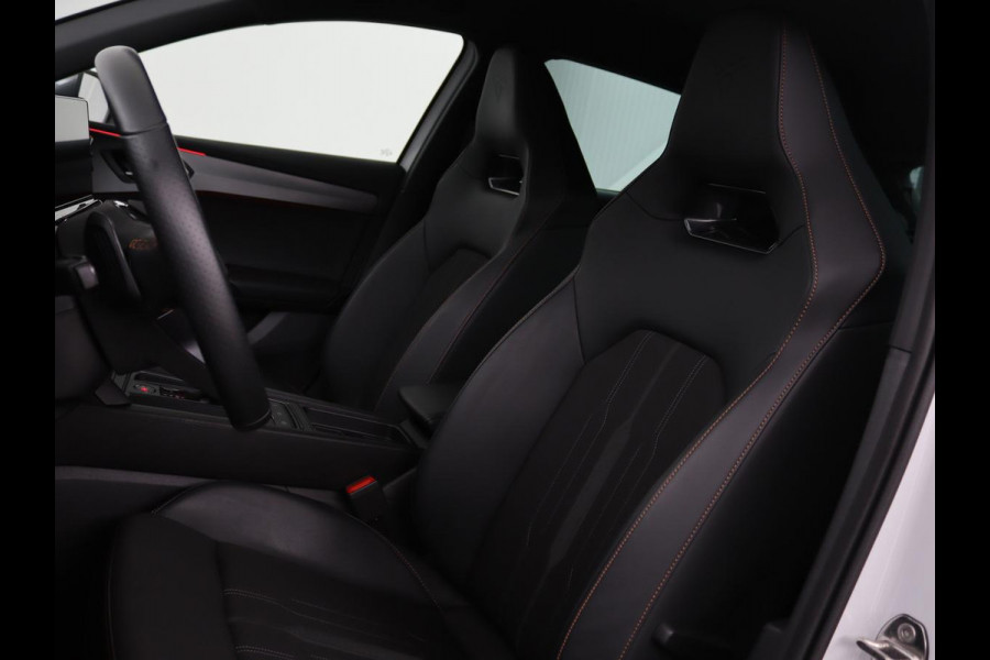 CUPRA Leon 1.4 e-Hybrid | Stoel & stuurverwarming | Carplay | Adaptive cruise | Camera | Navigatie | Sfeerverlichting | Full LED | Keyless | PHEV