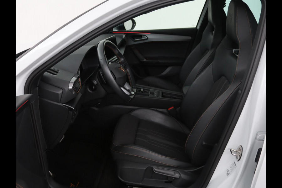 CUPRA Leon 1.4 e-Hybrid | Stoel & stuurverwarming | Carplay | Adaptive cruise | Camera | Navigatie | Sfeerverlichting | Full LED | Keyless | PHEV