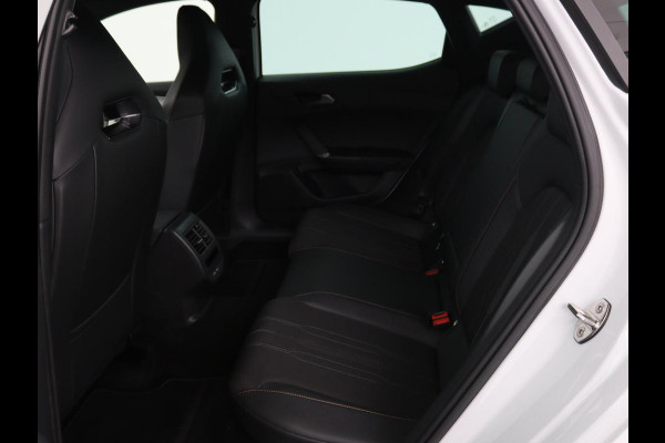 CUPRA Leon 1.4 e-Hybrid | Stoel & stuurverwarming | Carplay | Adaptive cruise | Camera | Navigatie | Sfeerverlichting | Full LED | Keyless | PHEV