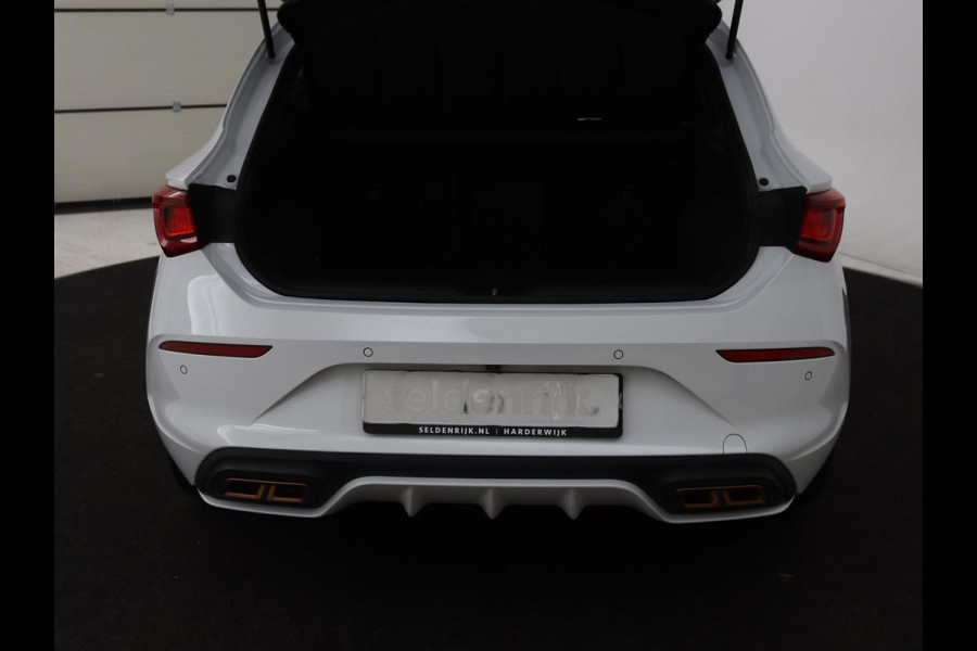 CUPRA Leon 1.4 e-Hybrid | Stoel & stuurverwarming | Carplay | Adaptive cruise | Camera | Navigatie | Sfeerverlichting | Full LED | Keyless | PHEV