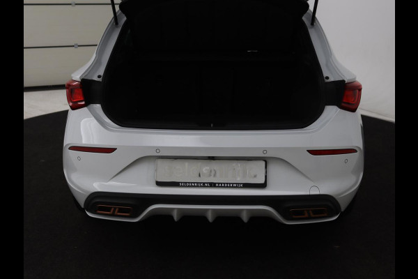 CUPRA Leon 1.4 e-Hybrid | Stoel & stuurverwarming | Carplay | Adaptive cruise | Camera | Navigatie | Sfeerverlichting | Full LED | Keyless | PHEV