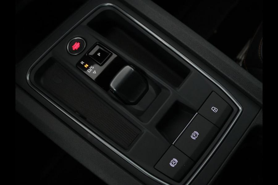 CUPRA Leon 1.4 e-Hybrid | Stoel & stuurverwarming | Carplay | Adaptive cruise | Camera | Navigatie | Sfeerverlichting | Full LED | Keyless | PHEV