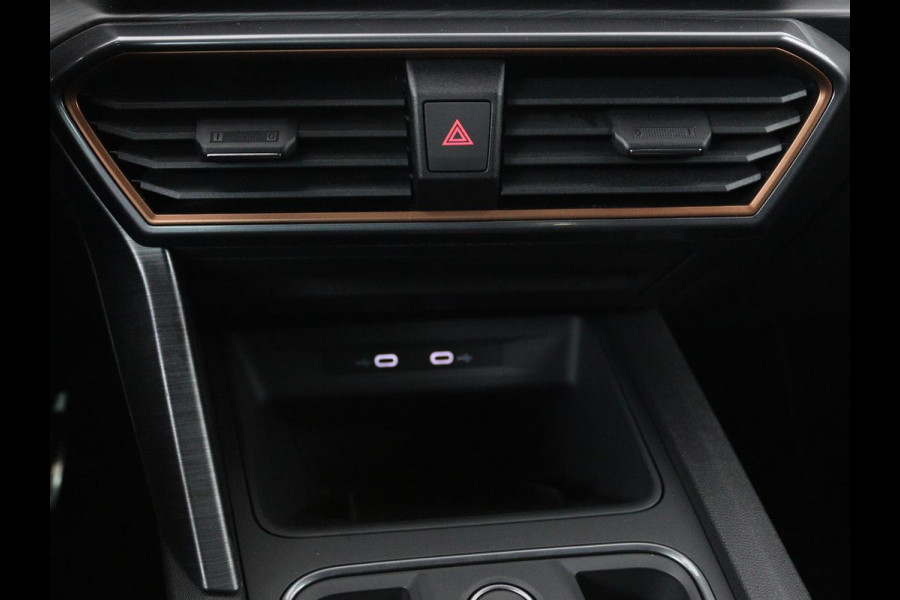 CUPRA Leon 1.4 e-Hybrid | Stoel & stuurverwarming | Carplay | Adaptive cruise | Camera | Navigatie | Sfeerverlichting | Full LED | Keyless | PHEV
