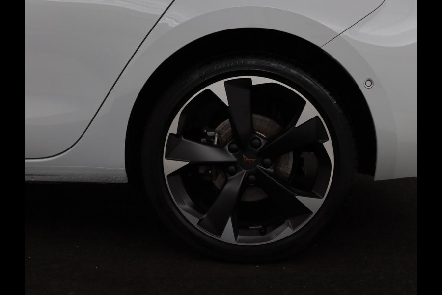 CUPRA Leon 1.4 e-Hybrid | Stoel & stuurverwarming | Carplay | Adaptive cruise | Camera | Navigatie | Sfeerverlichting | Full LED | Keyless | PHEV
