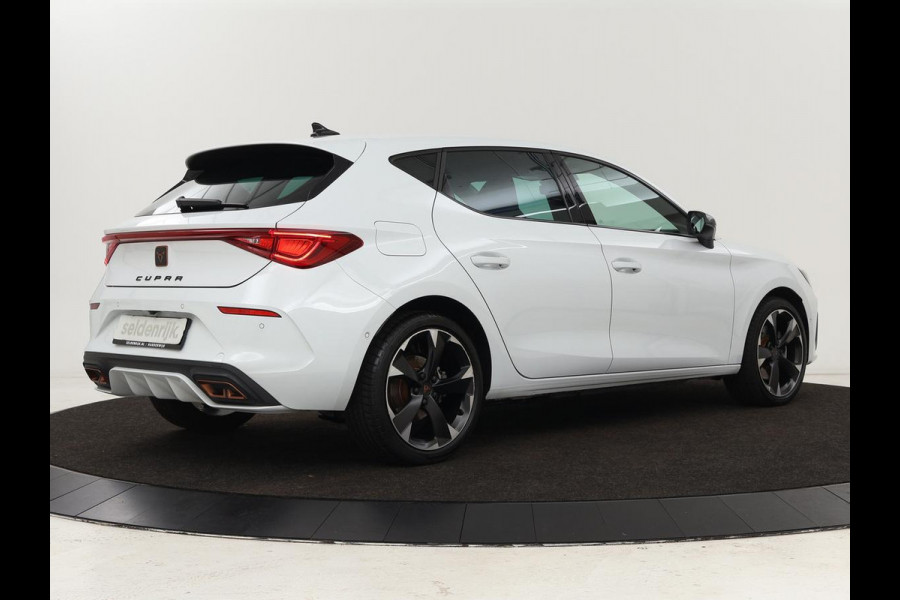 CUPRA Leon 1.4 e-Hybrid | Stoel & stuurverwarming | Carplay | Adaptive cruise | Camera | Navigatie | Sfeerverlichting | Full LED | Keyless | PHEV