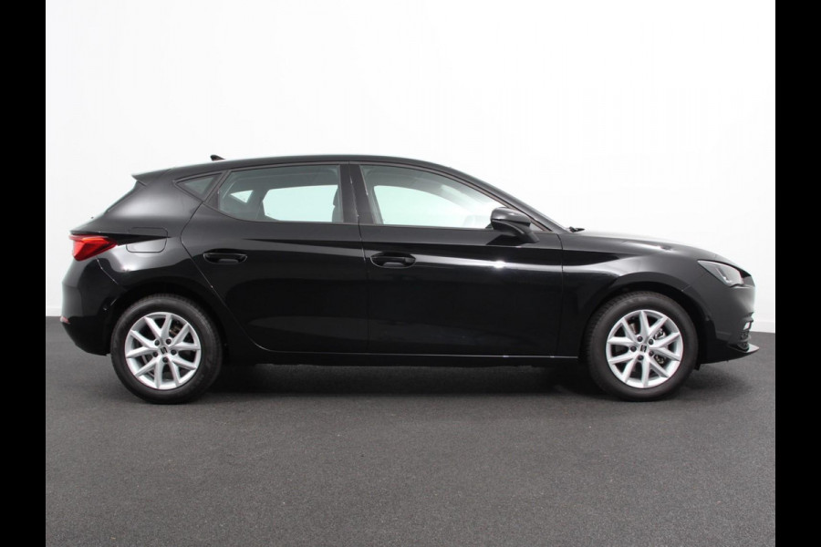 Seat Leon 1.0 eTSI 110pk DSG Style Navigatie Apple Carplay/ Android Auto Camera Parkeersensoren Stoel- en stuurverwarming Cruise Control Virtual Cockpit Climate Control