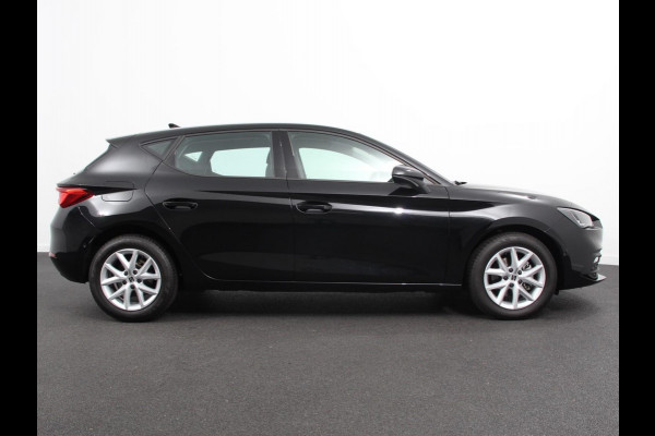 Seat Leon 1.0 eTSI 110pk DSG Style Navigatie Apple Carplay/ Android Auto Camera Parkeersensoren Stoel- en stuurverwarming Cruise Control Virtual Cockpit Climate Control