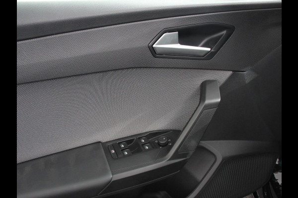 Seat Leon 1.0 eTSI 110pk DSG Style Navigatie Apple Carplay/ Android Auto Camera Parkeersensoren Stoel- en stuurverwarming Cruise Control Virtual Cockpit Climate Control