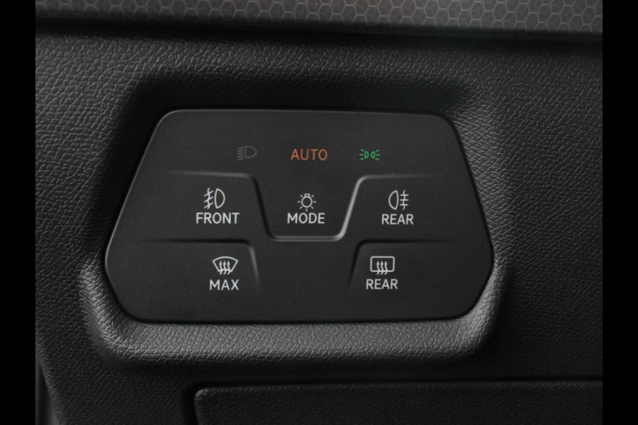 Seat Leon 1.0 eTSI 110pk DSG Style Navigatie Apple Carplay/ Android Auto Camera Parkeersensoren Stoel- en stuurverwarming Cruise Control Virtual Cockpit Climate Control