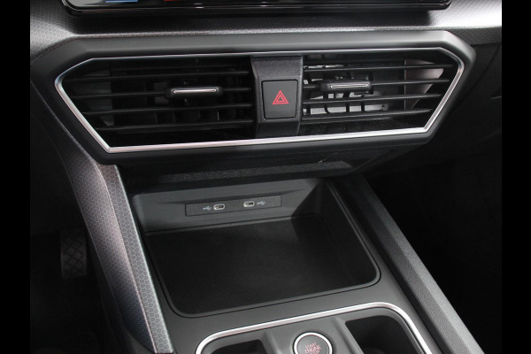 Seat Leon 1.0 eTSI 110pk DSG Style Navigatie Apple Carplay/ Android Auto Camera Parkeersensoren Stoel- en stuurverwarming Cruise Control Virtual Cockpit Climate Control