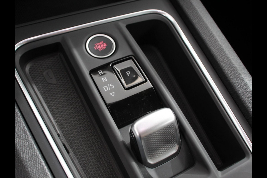Seat Leon 1.0 eTSI 110pk DSG Style Navigatie Apple Carplay/ Android Auto Camera Parkeersensoren Stoel- en stuurverwarming Cruise Control Virtual Cockpit Climate Control