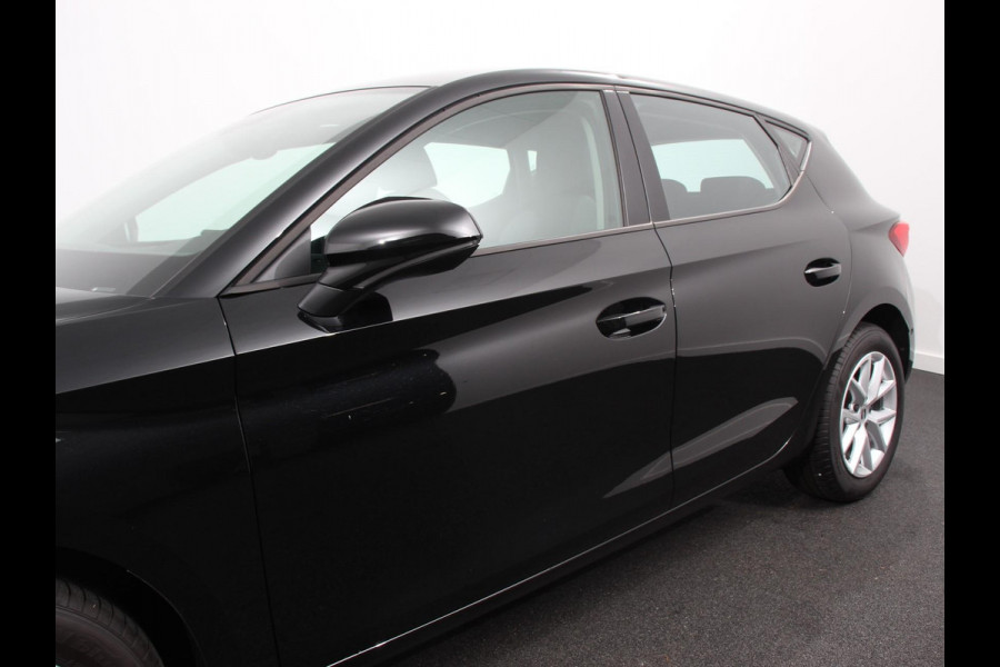 Seat Leon 1.0 eTSI 110pk DSG Style Navigatie Apple Carplay/ Android Auto Camera Parkeersensoren Stoel- en stuurverwarming Cruise Control Virtual Cockpit Climate Control