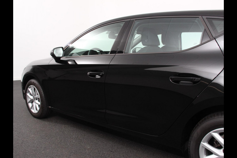 Seat Leon 1.0 eTSI 110pk DSG Style Navigatie Apple Carplay/ Android Auto Camera Parkeersensoren Stoel- en stuurverwarming Cruise Control Virtual Cockpit Climate Control