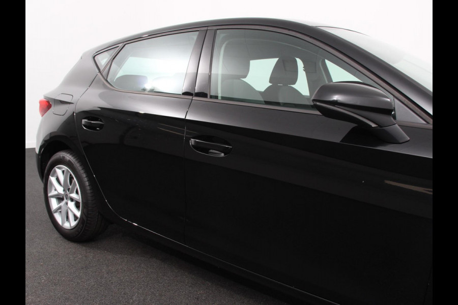 Seat Leon 1.0 eTSI 110pk DSG Style Navigatie Apple Carplay/ Android Auto Camera Parkeersensoren Stoel- en stuurverwarming Cruise Control Virtual Cockpit Climate Control