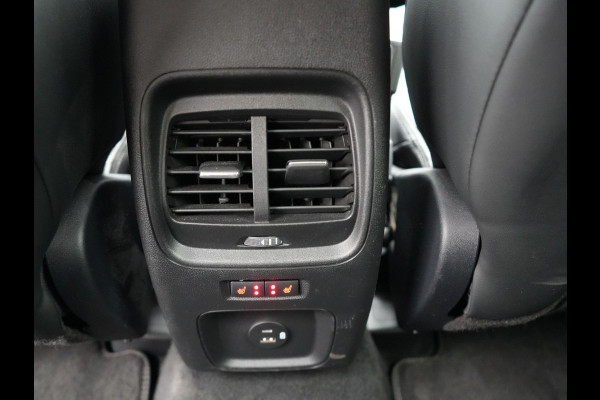 Ford Kuga 2.5 Vignale Plug In Hybrid 225pk PHEV | Trekhaak af Fabriek | Adaptive Cruise | Lederen Sportstoelen Memory | B&O Sound | Keyless | Head Up | 19"L.M |  Stuur & Stoelverwarming |