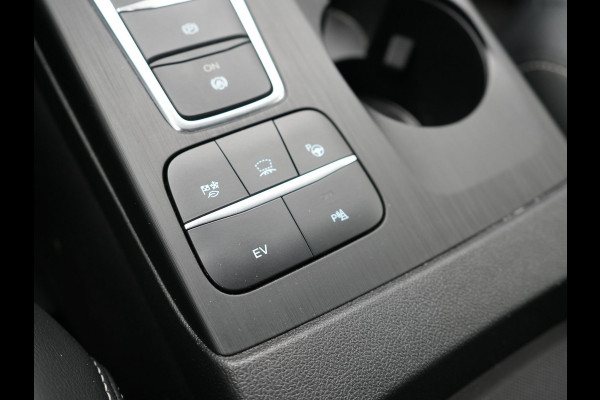 Ford Kuga 2.5 Vignale Plug In Hybrid 225pk PHEV | Trekhaak af Fabriek | Adaptive Cruise | Lederen Sportstoelen Memory | B&O Sound | Keyless | Head Up | 19"L.M |  Stuur & Stoelverwarming |